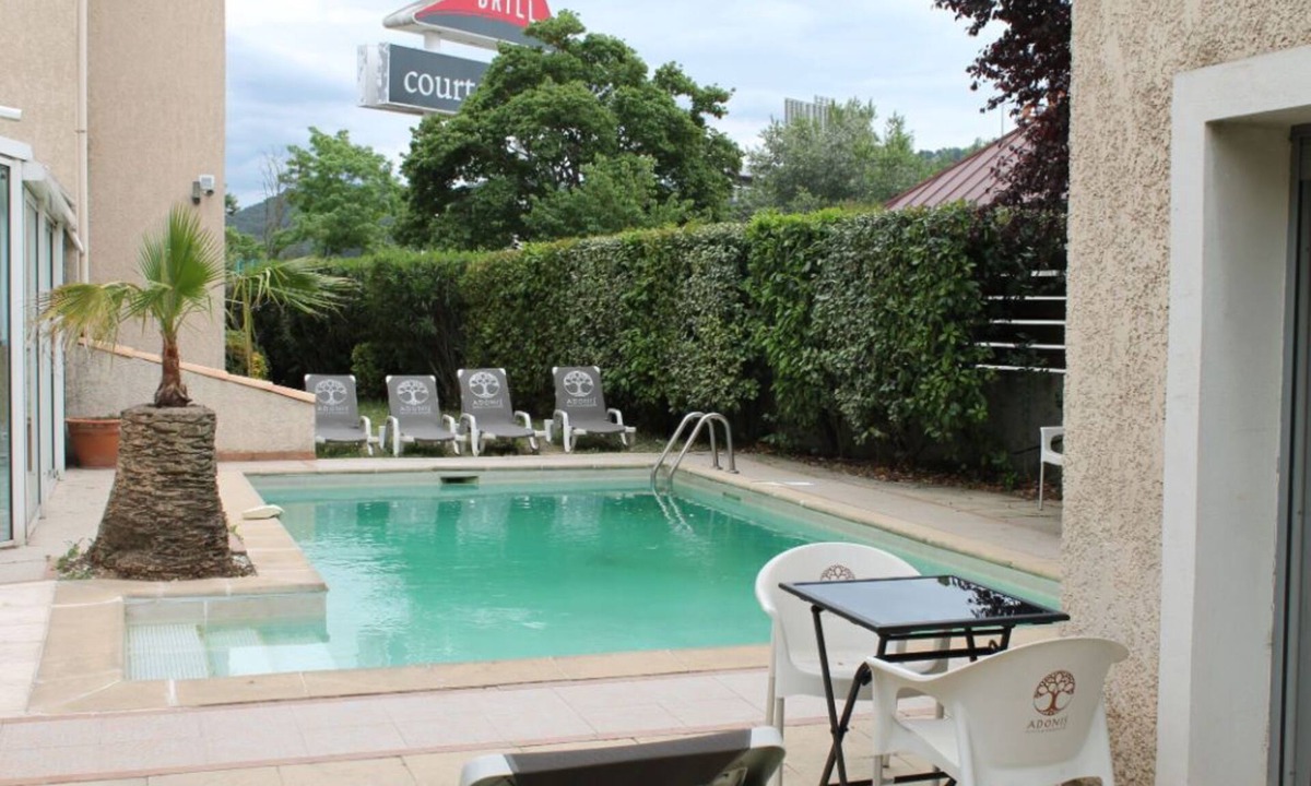 Sud House | Près de la Gare ! Chambre simple + Piscine et WiFi