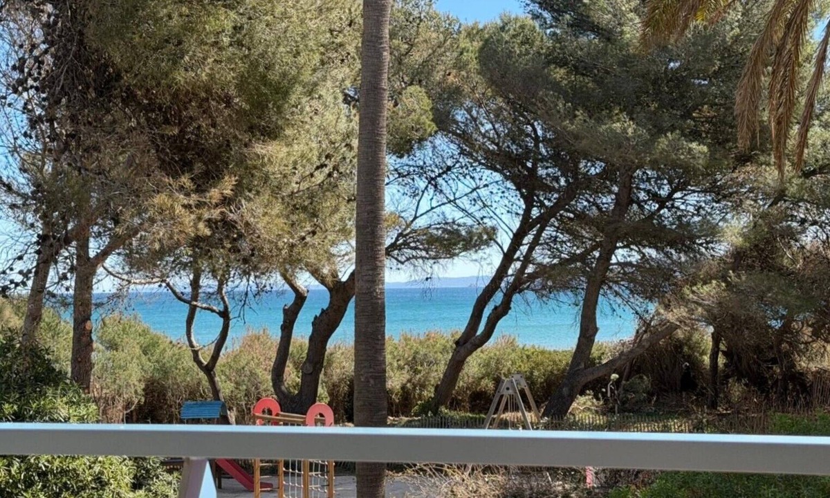 Giens Apartment | Presqu'ile de Giens - Apartment T2 - Terrace sea view - Waterfront