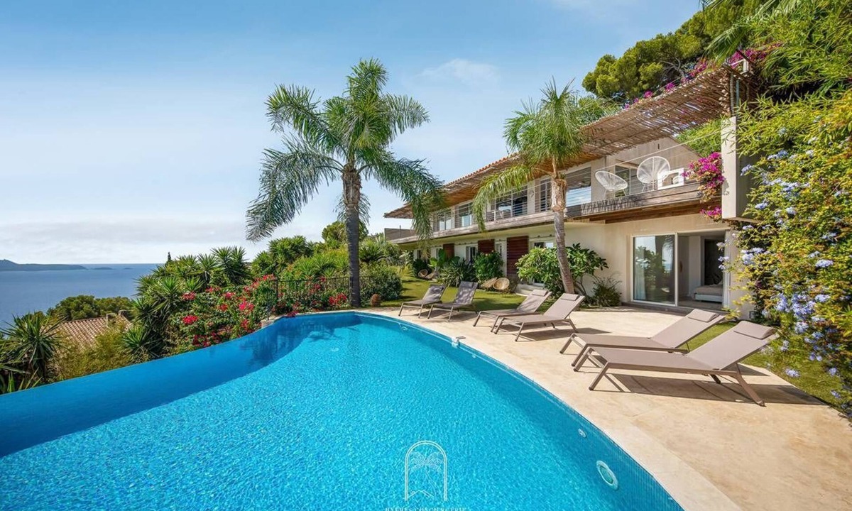 Hyeres House | Prestigieuse Villa Piscine/vue mer-WiFi/CLiM ByHC