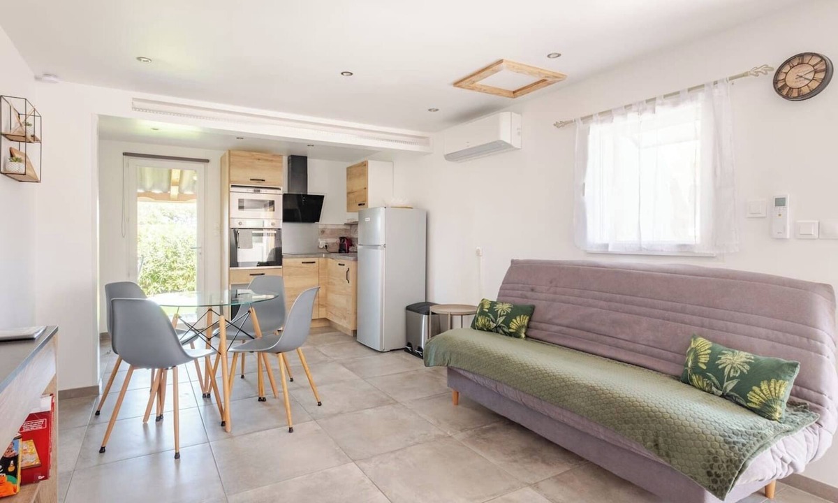 Chateauneuf-les-Martigues House | Pretty little house close to the Côte Bleue, in a quiet location with small private garden.