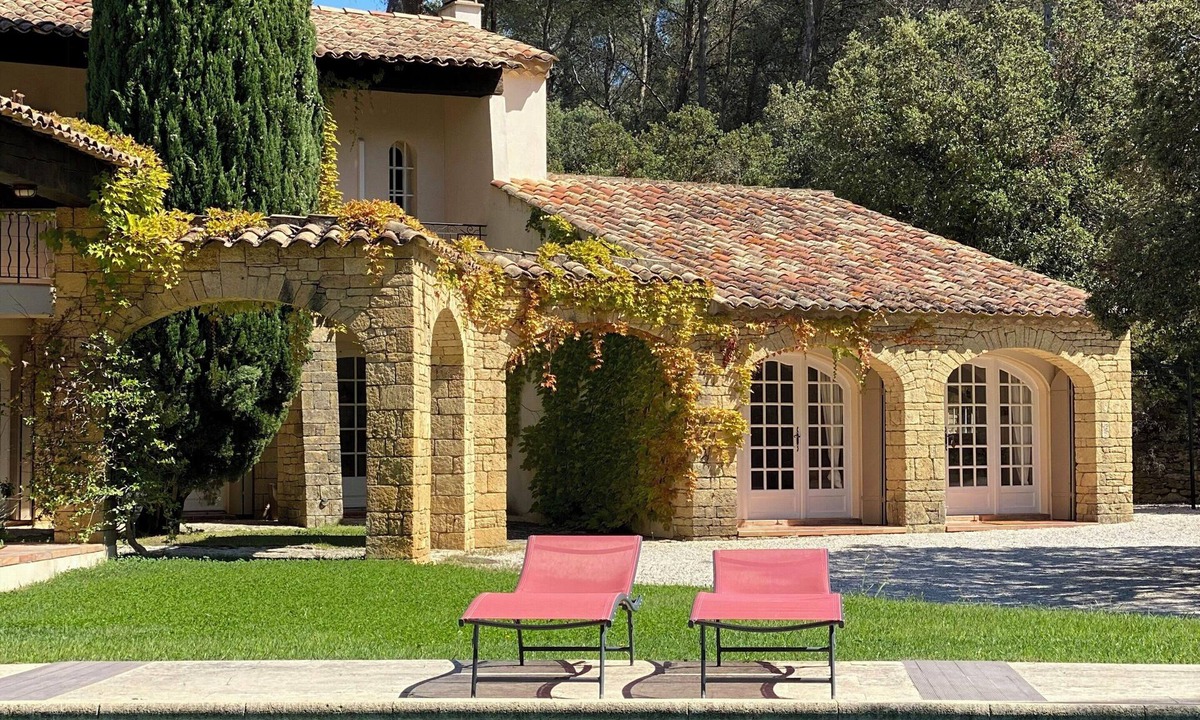 Cornillon-Confoux House | Provençal villa at Domaine