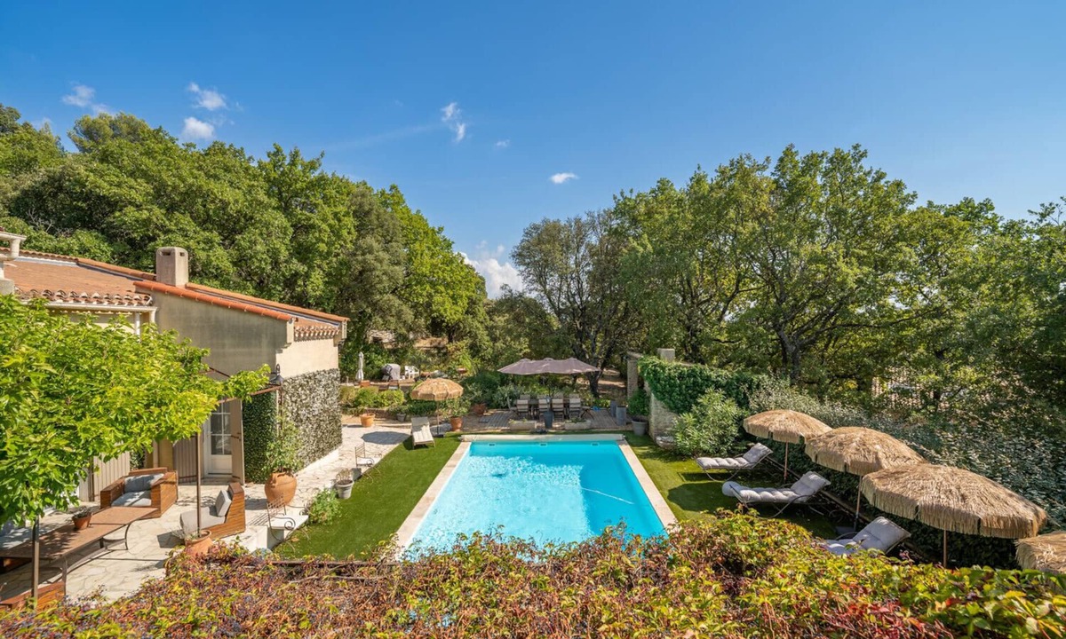 Vernegues House | Provencal bastide with heated pool near Alpilles and Luberon