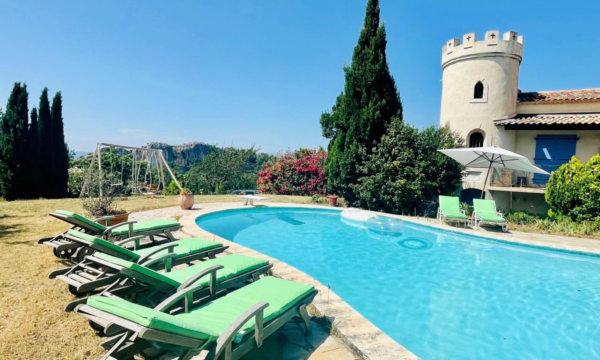 Evenos Villa | Provencal character house - Swimming pool - Tennis - Sport