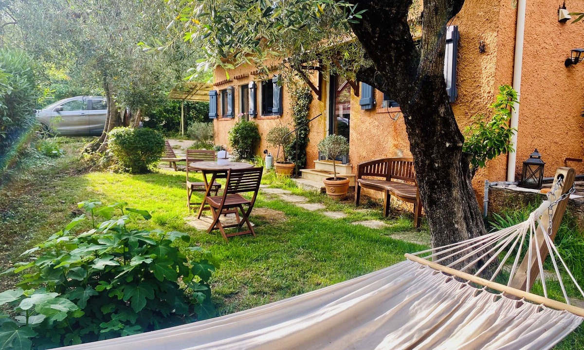 Roquefort-les-Pins House | Quiet house with garden in the heart of the olive grove.