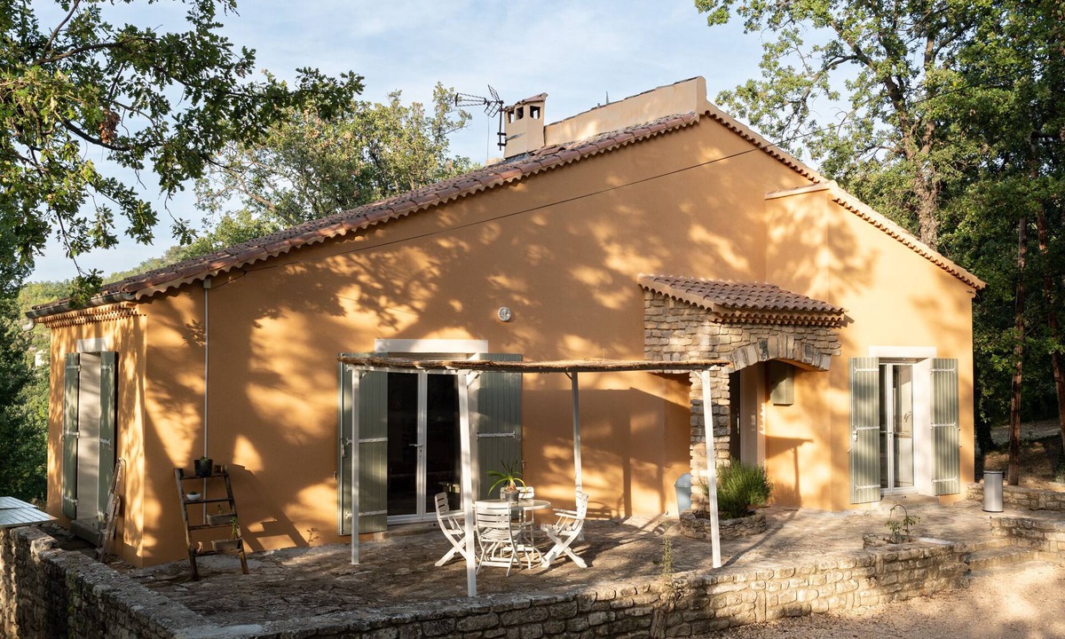 Apt House | Ravissant Mas à Saignon Très Confortable, Piscine, Grand Parc, Animaux Acceptés