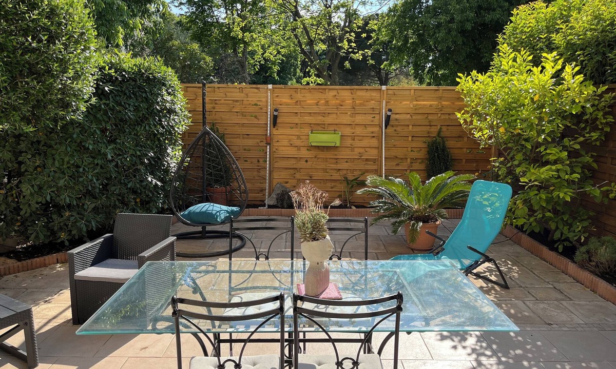 8th Arrondissement Apartment | RDJ, a 5-minute walk from the beaches and calanques