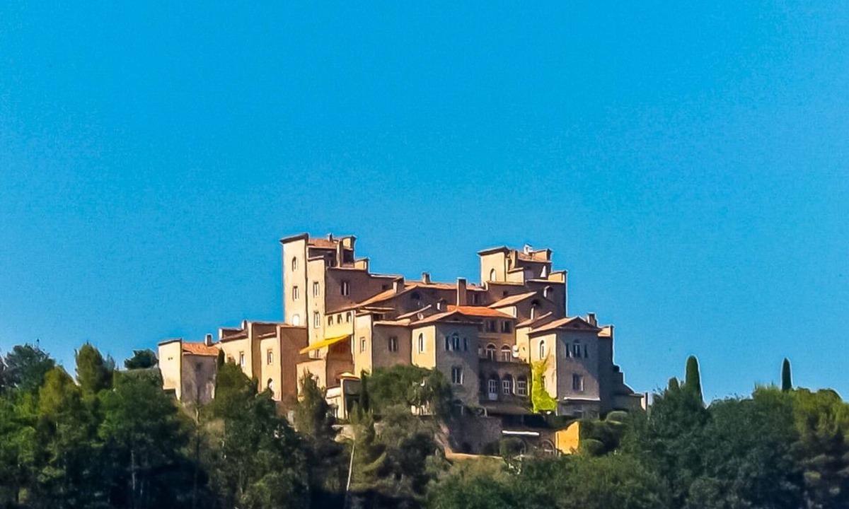 Tourrettes Apartment | REAL EXPERIENCE IN PROVENCE.