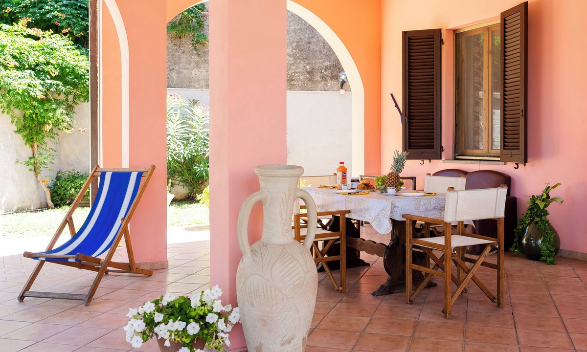Quercianella Apartment | Relaxation oasis in Quercianella with private terrace