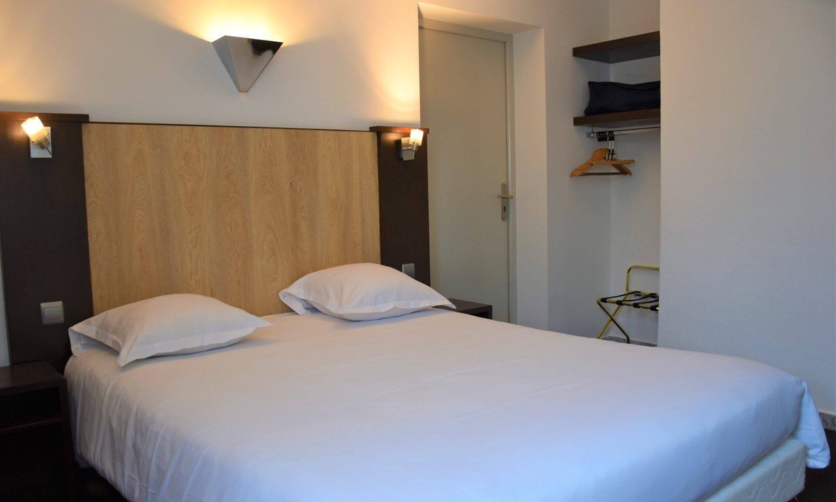 Sud Hotel | Relaxing Garden Escape | 1.1 mi to Fine Musee Tapisseries: Relax in the Sun