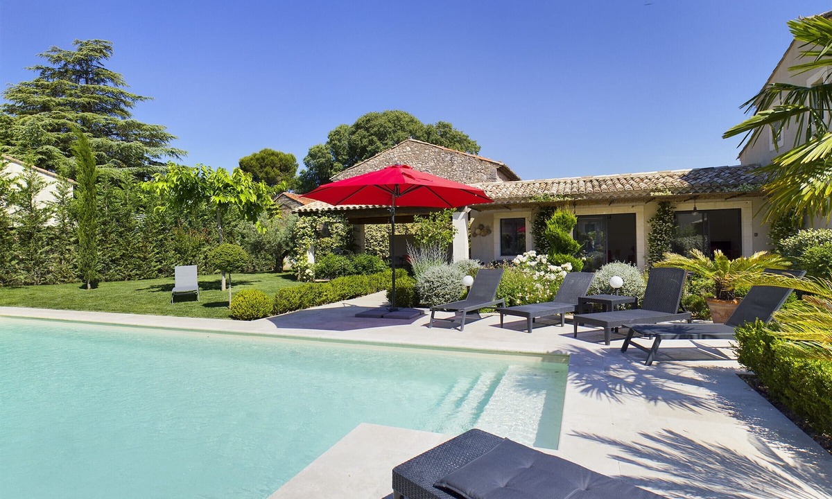 Eygalieres House | Renovated villa in Eygalières with heated pool