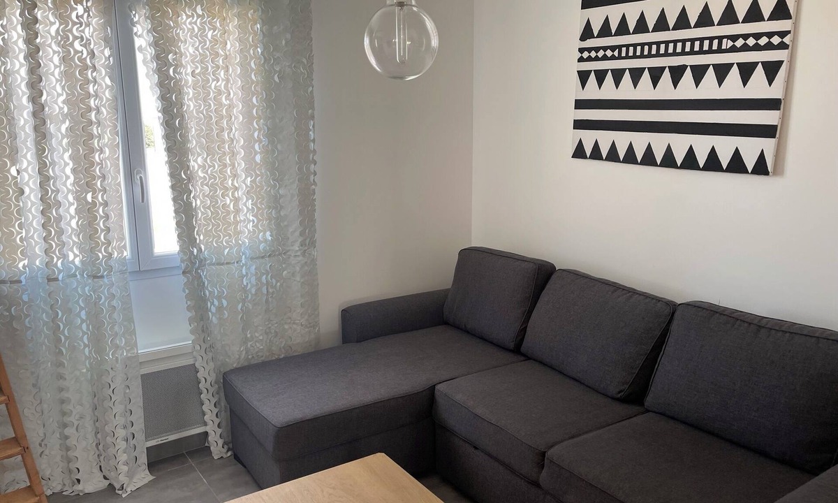 Aimargues Apartment | RENTAL: BEAUTIFUL APARTMENT NEAR THE SEA AND CLOSE TO NÎMES AND MONTPELLIER