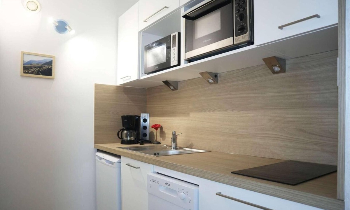 Les Orres Apartment | Resort center, 2nd floor, view ski slopes, balcony, tv, 47m², Les Orres