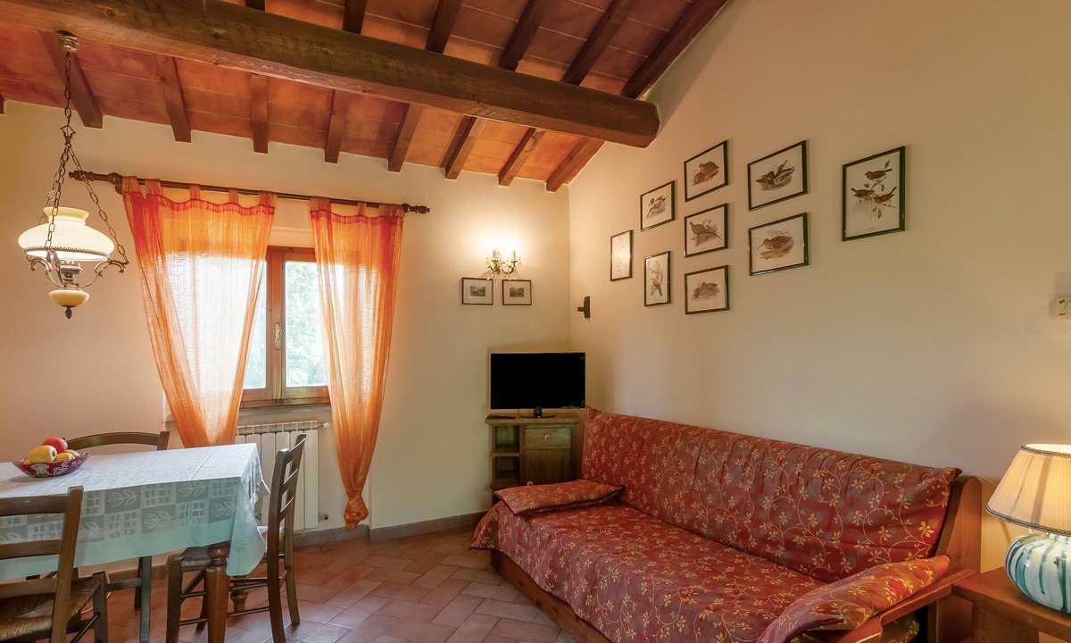 San Donato in Fronzano Apartment | Rondine – Apartment with Private Garden Near the Pool