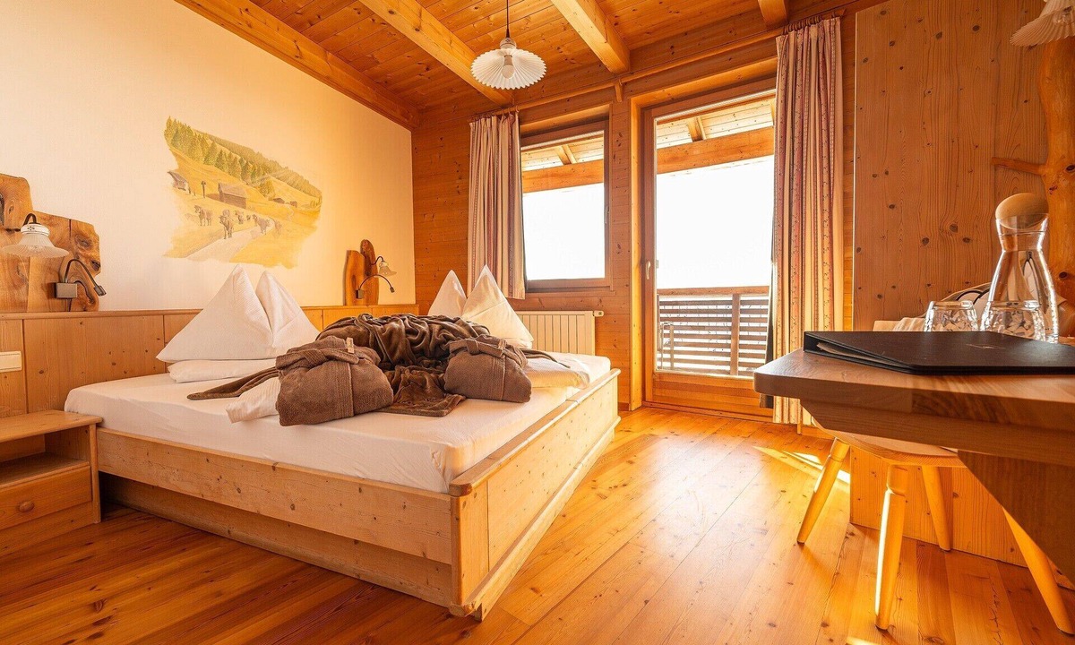 Bressanone Apartment | Room 'Rossalm Panoramic Room 5' with Shared Terrace, Shared Garden and Wi-Fi