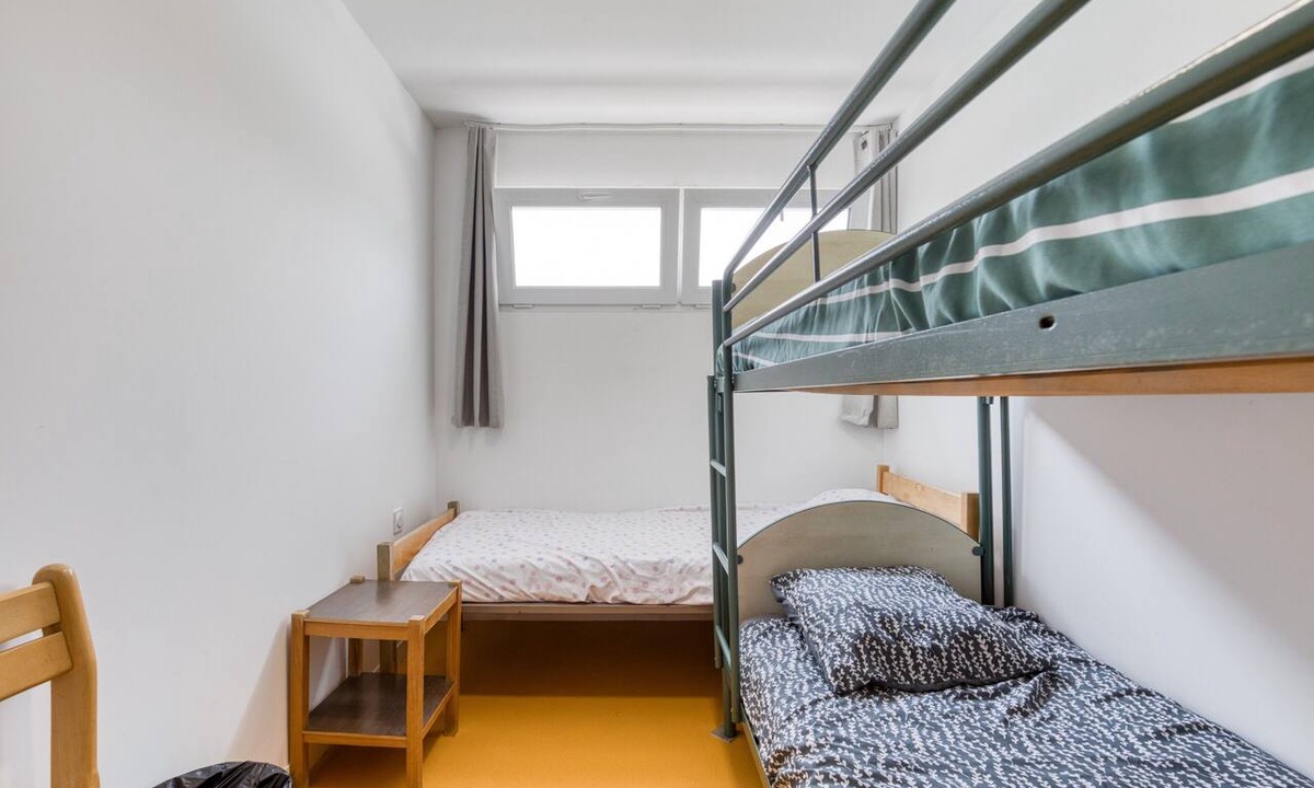 Mudaison Apartment | Room with Shared Terrace and Wi-Fi 10 Minutes from the Sea