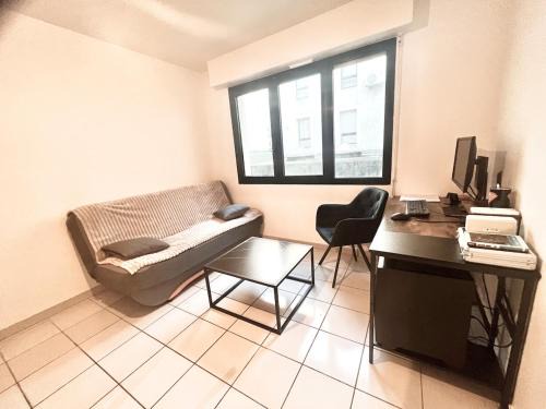 Salon-de-Provence Apartment | Salon de Provence