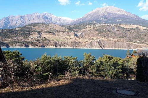 Savines-le-Lac Apartment | SAVINES LE LAC APPARTEMENT VUE SUR LE LAC