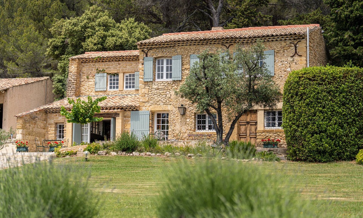 Lambesc House | Secluded Provençal mas