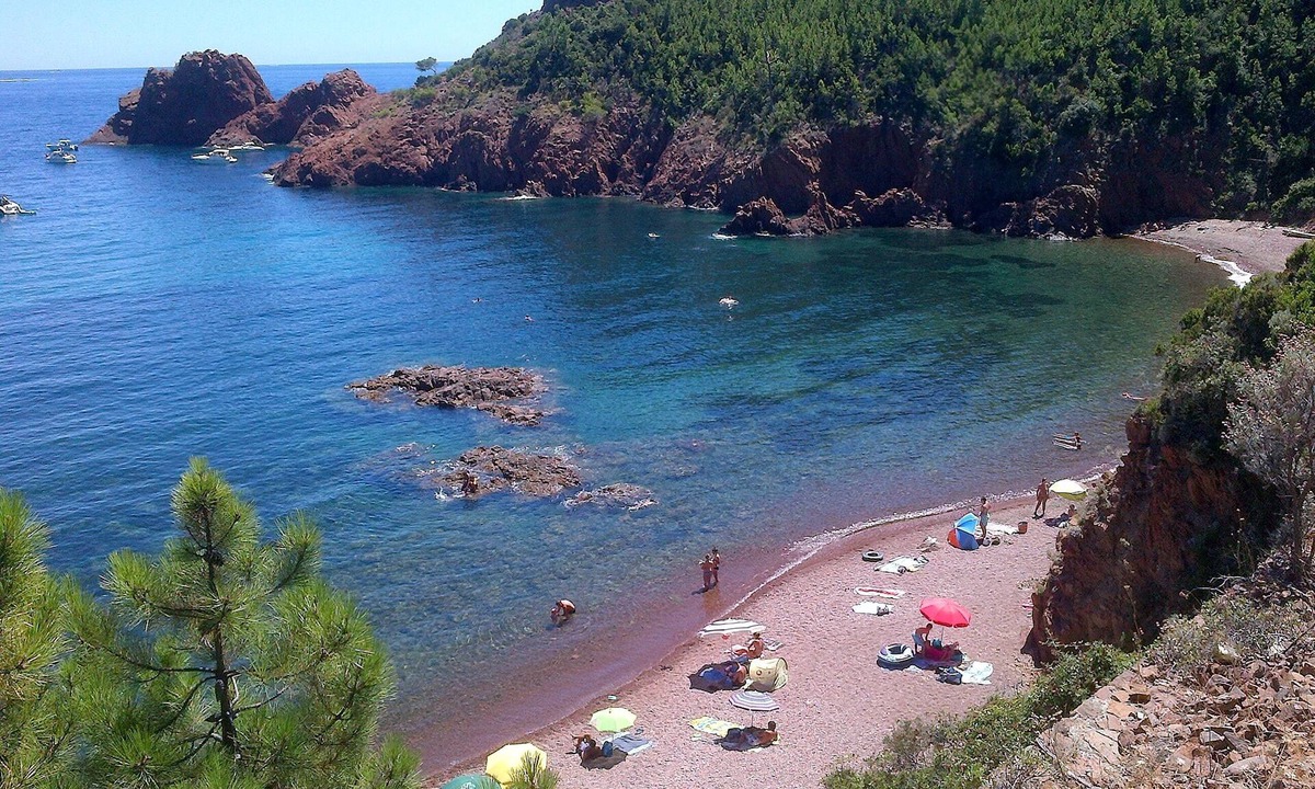 Tourrettes Villa | Secluded villa with heated infinity pool stunning views. Cannes 30mins