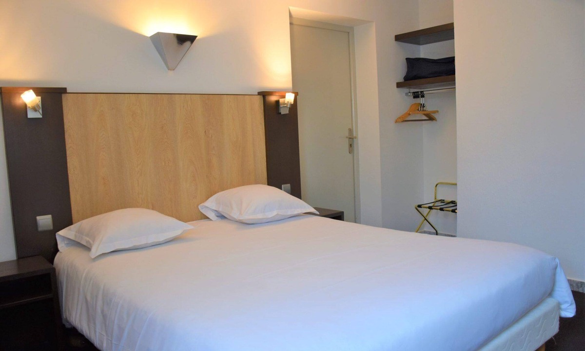 Sud Hotel | Serene Double Stay 1.2 mi to Masterful Musee Granet: Ideal for Fine Art Tours