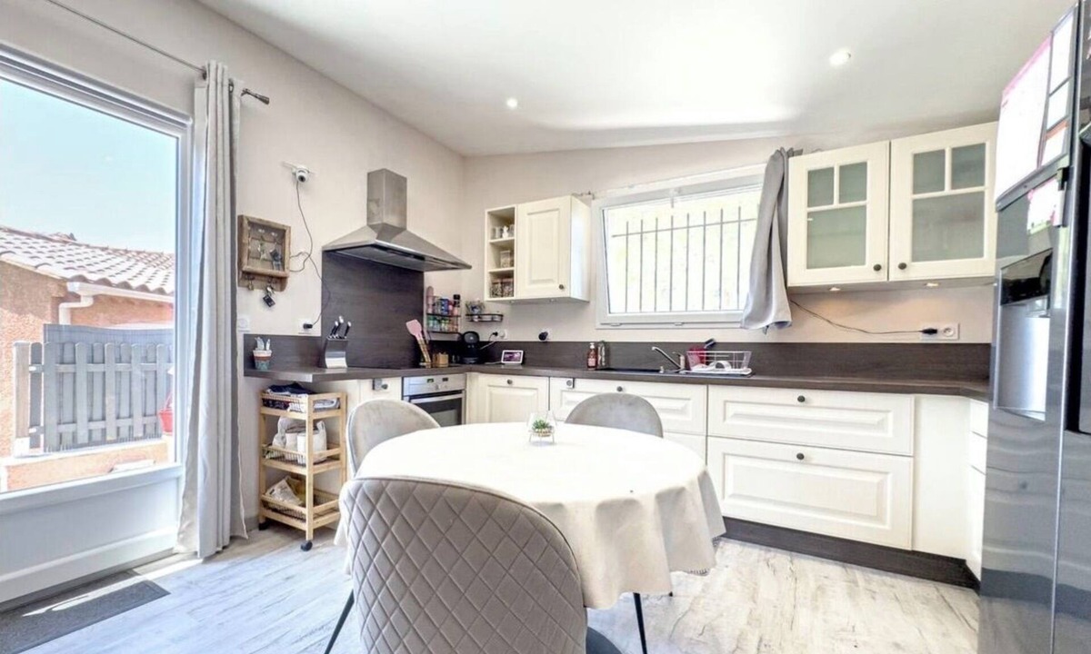 Caumont-sur-Durance House | Single-storey house with swimming pool.