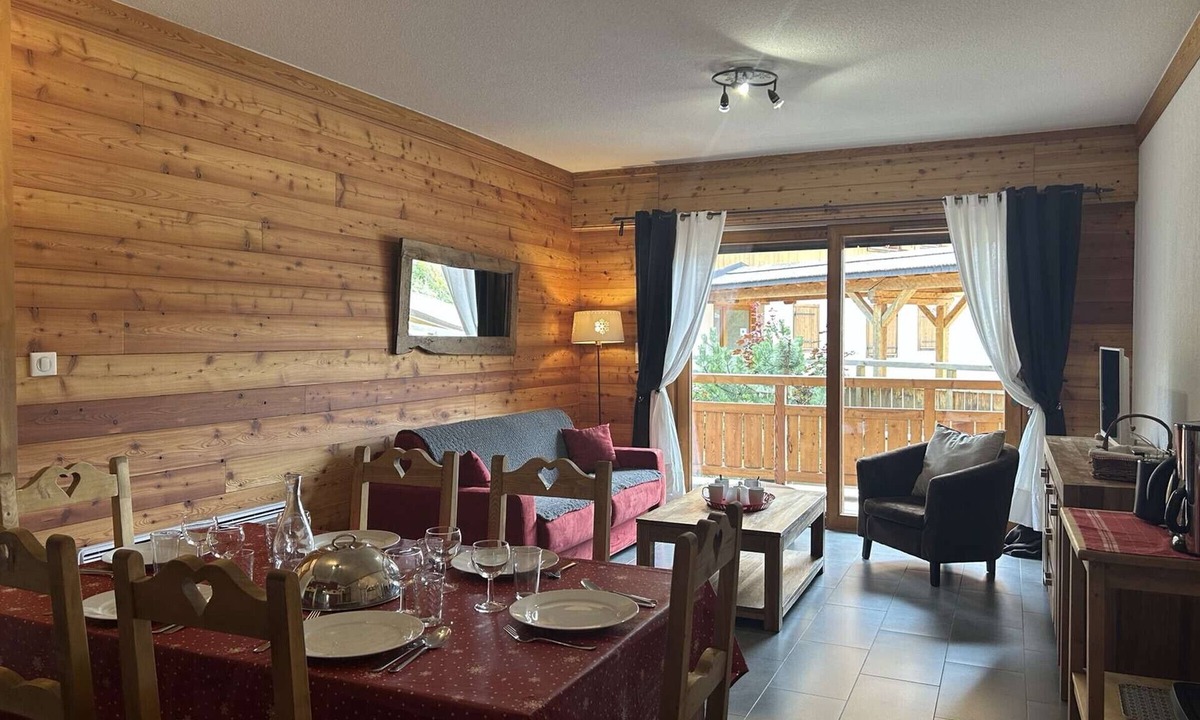Montgenevre Apartment | Ski-In/Ski-Out Apartment, 6 Guests, Terrace & Private Ensuite