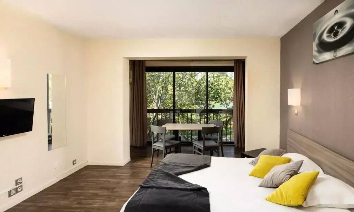 Arles Hotel | SOWELL Family Les Amandiers* - Room 4/6 People