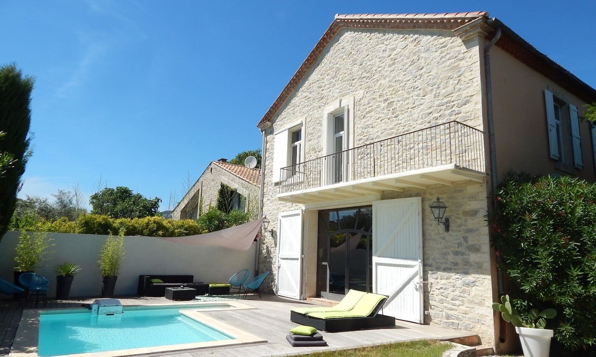 Saint-Mathieu-de-Treviers Villa | Spacious village house with swimming pool