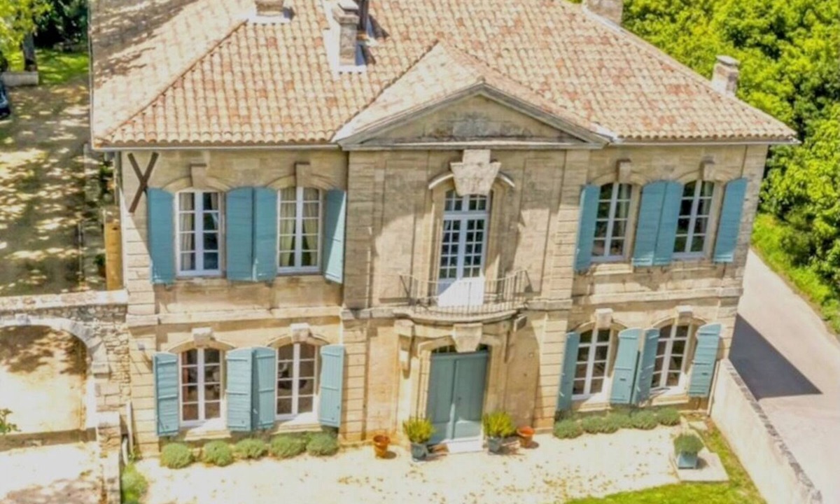 Beaucaire House | Spacious house in Provence Swimming pool 10 people