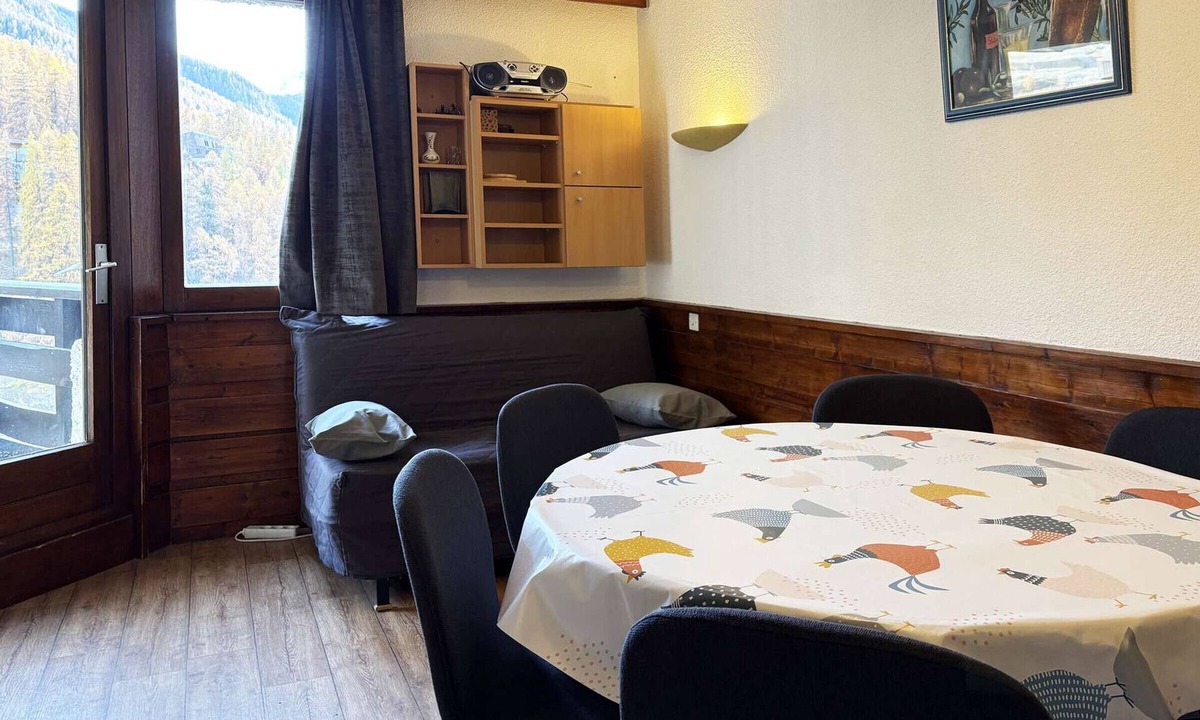 Les Orres Apartment | Spacious studio 6 ppl, ski-in/ski-out, Free Wifi