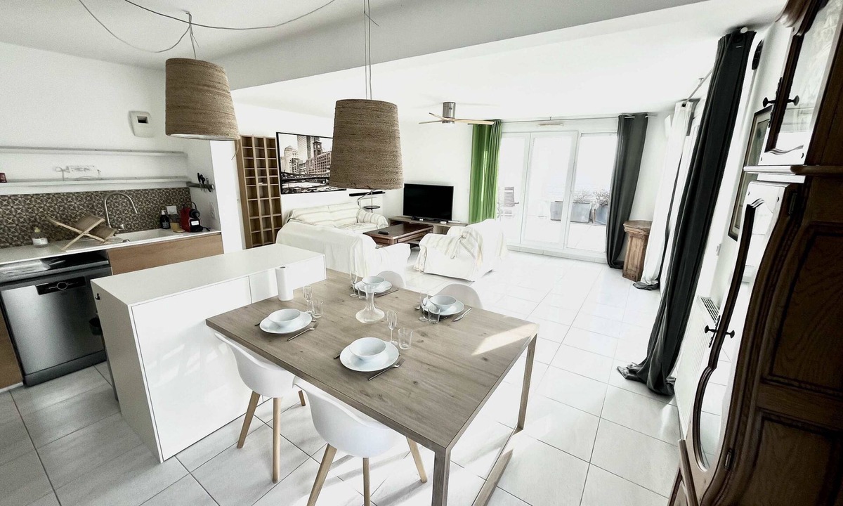 Port Marianne Apartment | Spacious T3 with Wifi - terrace and parking