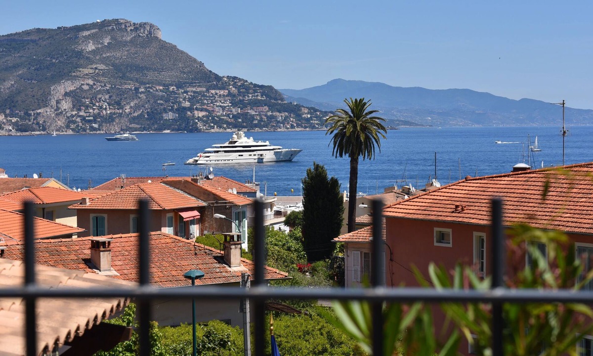 Cap-Ferrat Villa | St-Jean-Cap-Ferrat, seaview, historic, design, new, large garden