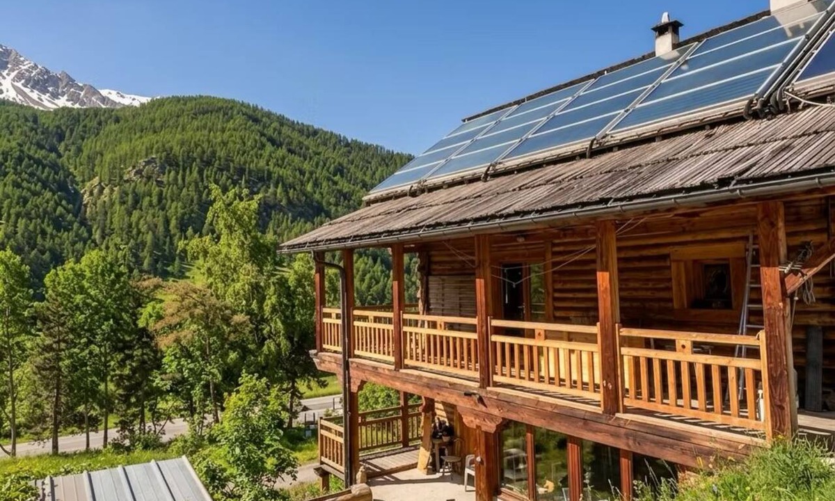 Molines-en-Queyras Ski Chalet | Stay in an authentic, cozy mountain chalet that’s entirely private.