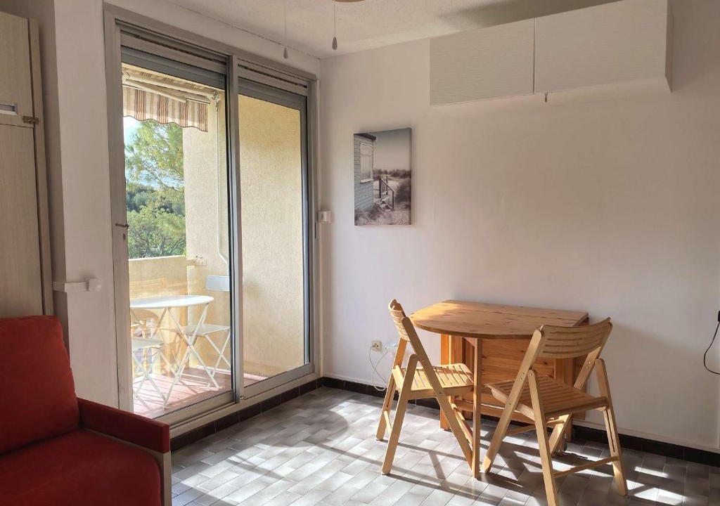 Balaruc-les-Bains Apartment | Studio équipé avec parking à Balaruc-les-Bains - FR-1-553-134