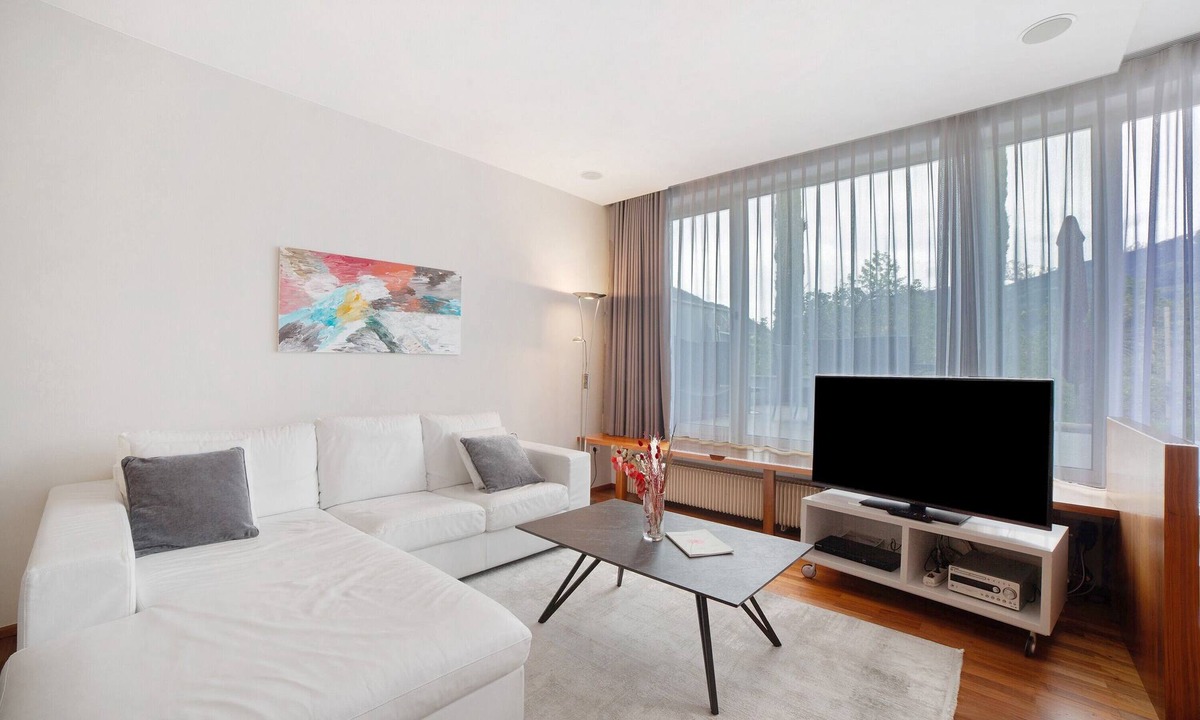 Marlengo Apartment | Studio Apartment 'Faselehof Loftapartment Carat' with Mountain View, Shared Pool and Wi-Fi