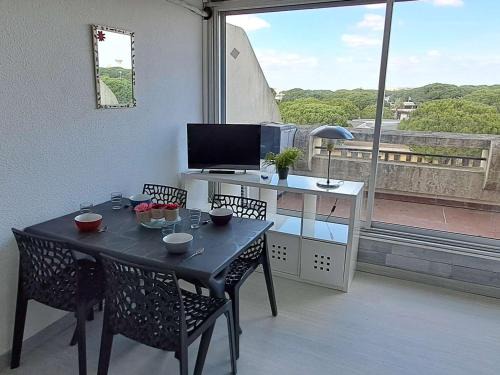 Le Grau-Du-Roi Apartment | Studio cabine climatisé, piscine, parking, animaux admis, 350m plage - FR-1-250-62