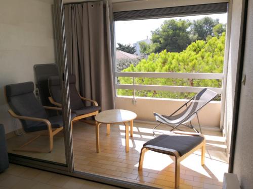 Hyeres Apartment | Studio calme à Giens , 2 pas du port et des plages