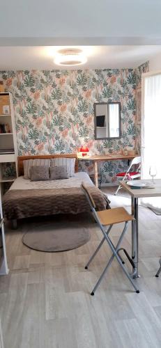 Route d'Arles Apartment | Studio cosy déco tropicale - 10 min gare & centre à pied
