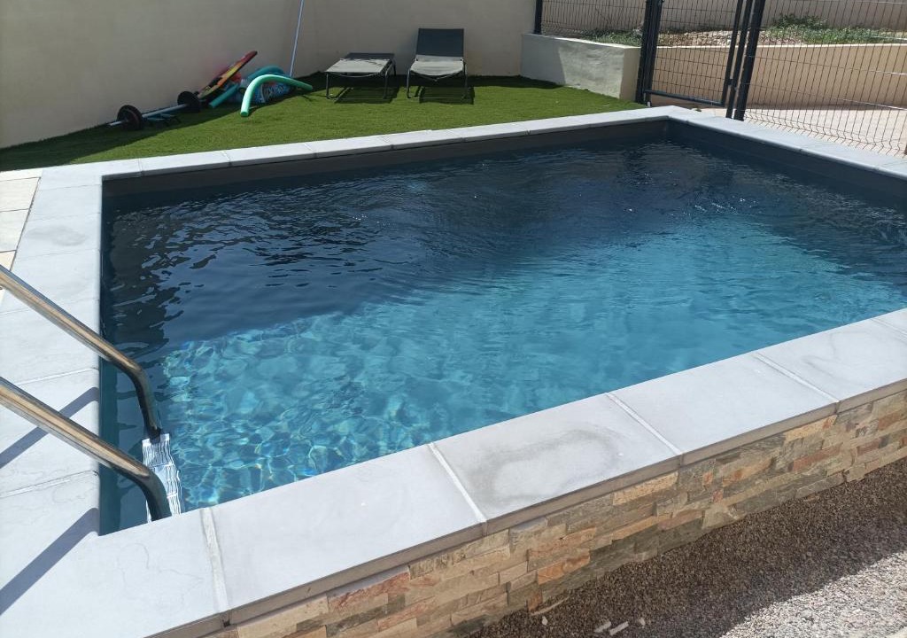 Cuxac-dʼAude Apartment | Studio et piscine au sel
