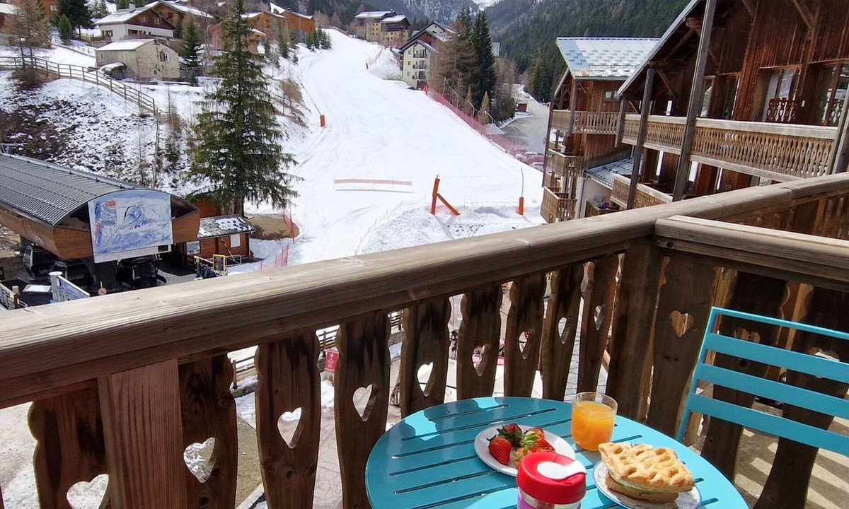 Valfrejus Apartment | Studio for 3 in Valfréjus center, balcony and ski locker