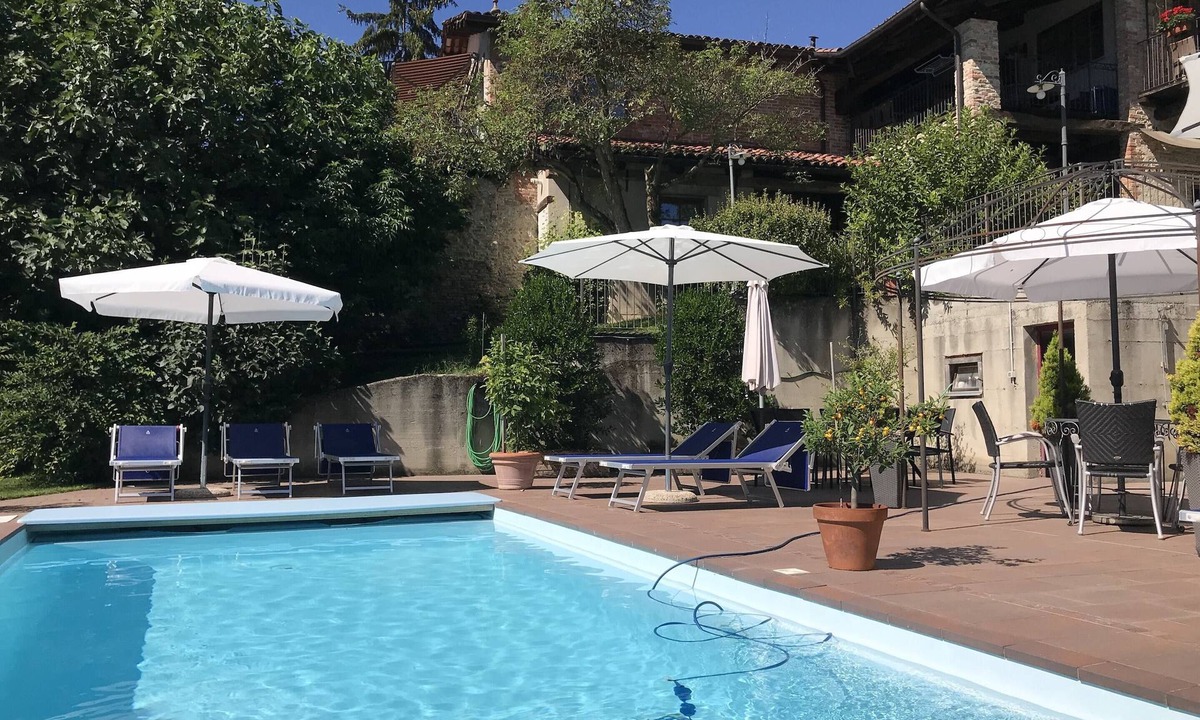 Bastia Mondovi House | Studio in Bastia Mondovi With Pool and Winery