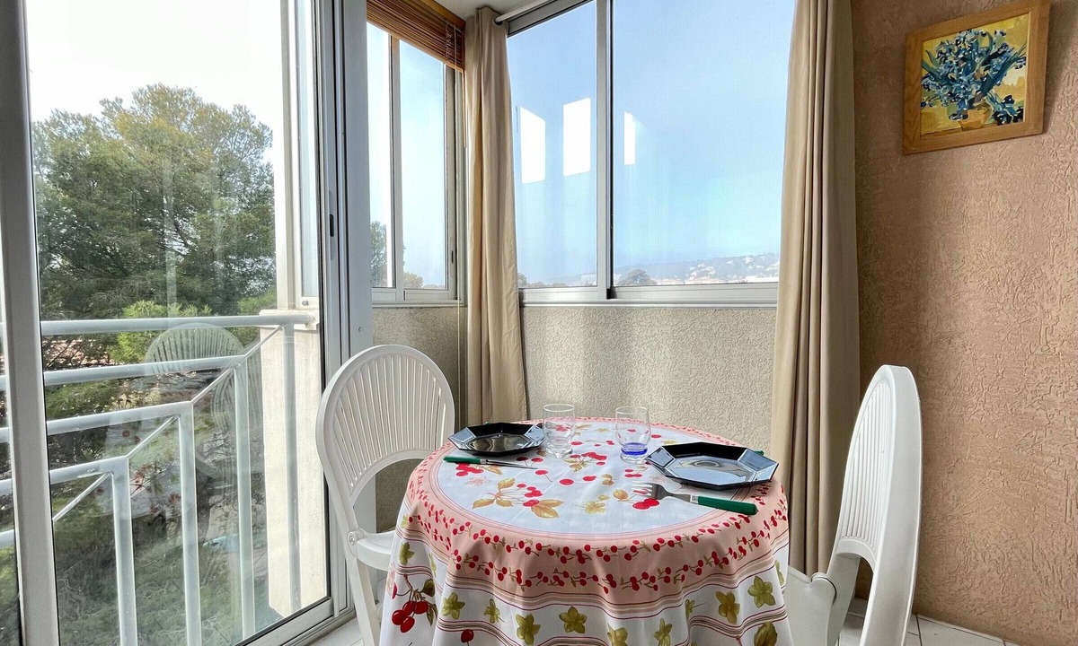 Sete Apartment | Studio in Sète near beach, pets allowed, parking
