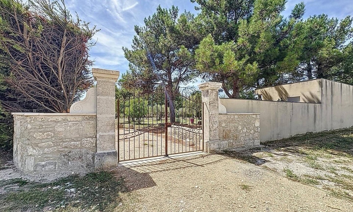 Senas Apartment | Studio in the countryside between Alpilles and Luberon