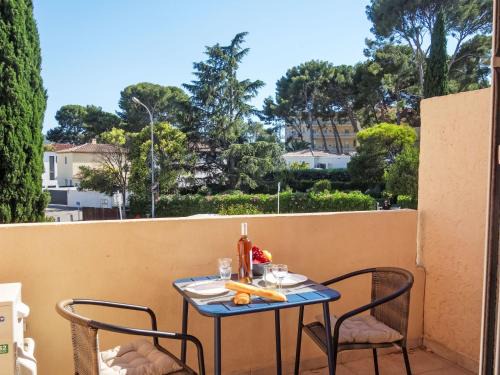 Les Lecques Apartment | Studio Les Lavandes-18 by Interhome