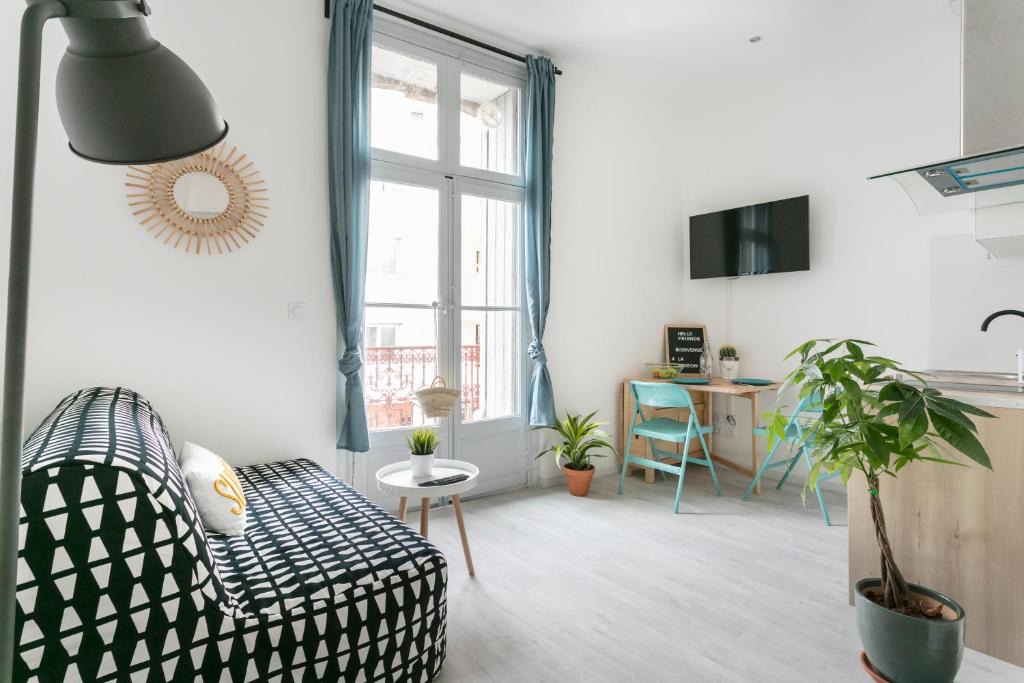 Beziers Apartment | Studio proche Jean Moulin, location courte durée