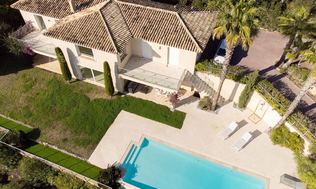 Guerrevieille Villa | Stunning private villa for 6 people with A/C, WIFI, private pool, TV and terrace