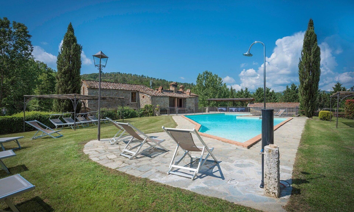 Bucine Villa | Stunning private villa with private pool, WIFI, veranda, pets allowed and panoramic view