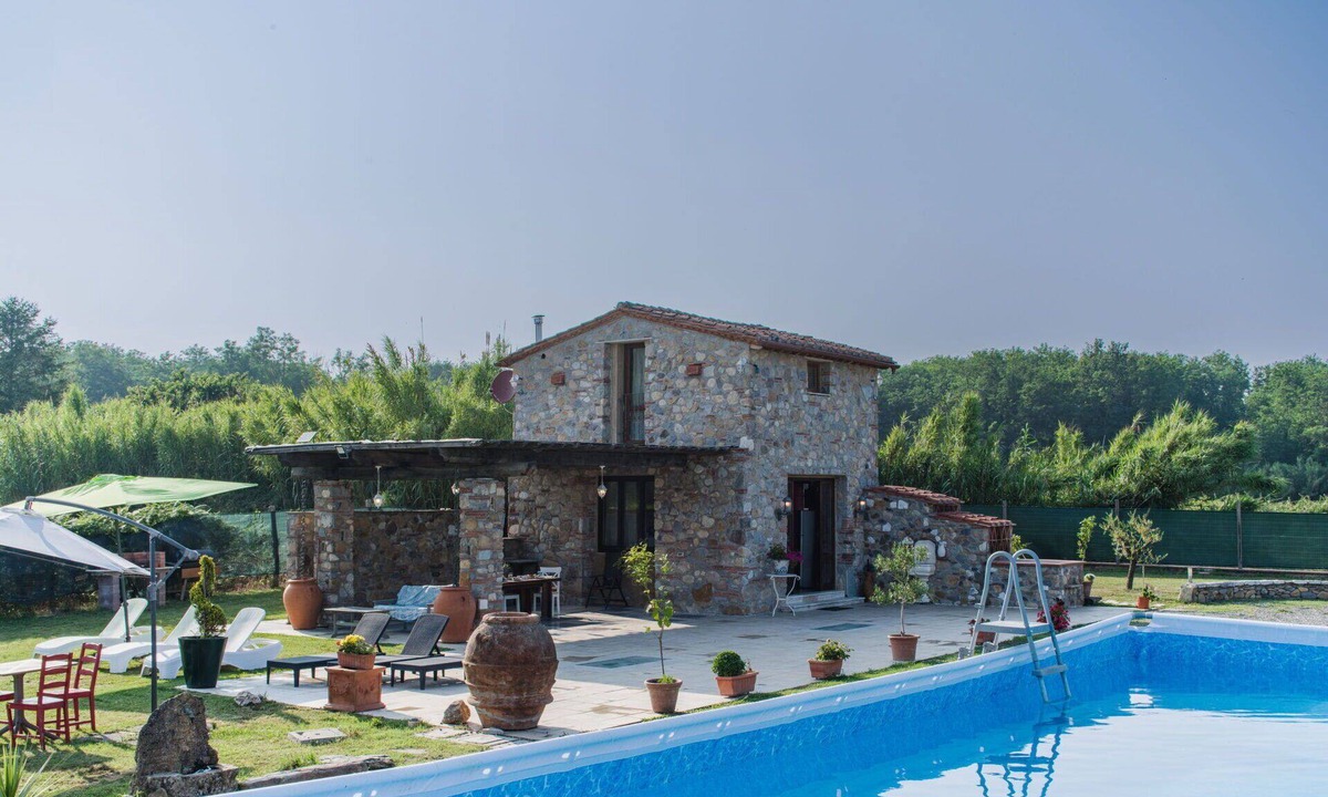 Castelvecchio House | Stunning private villa with A/C, hot tub, private pool, WIFI, TV, terrace and pets allowed