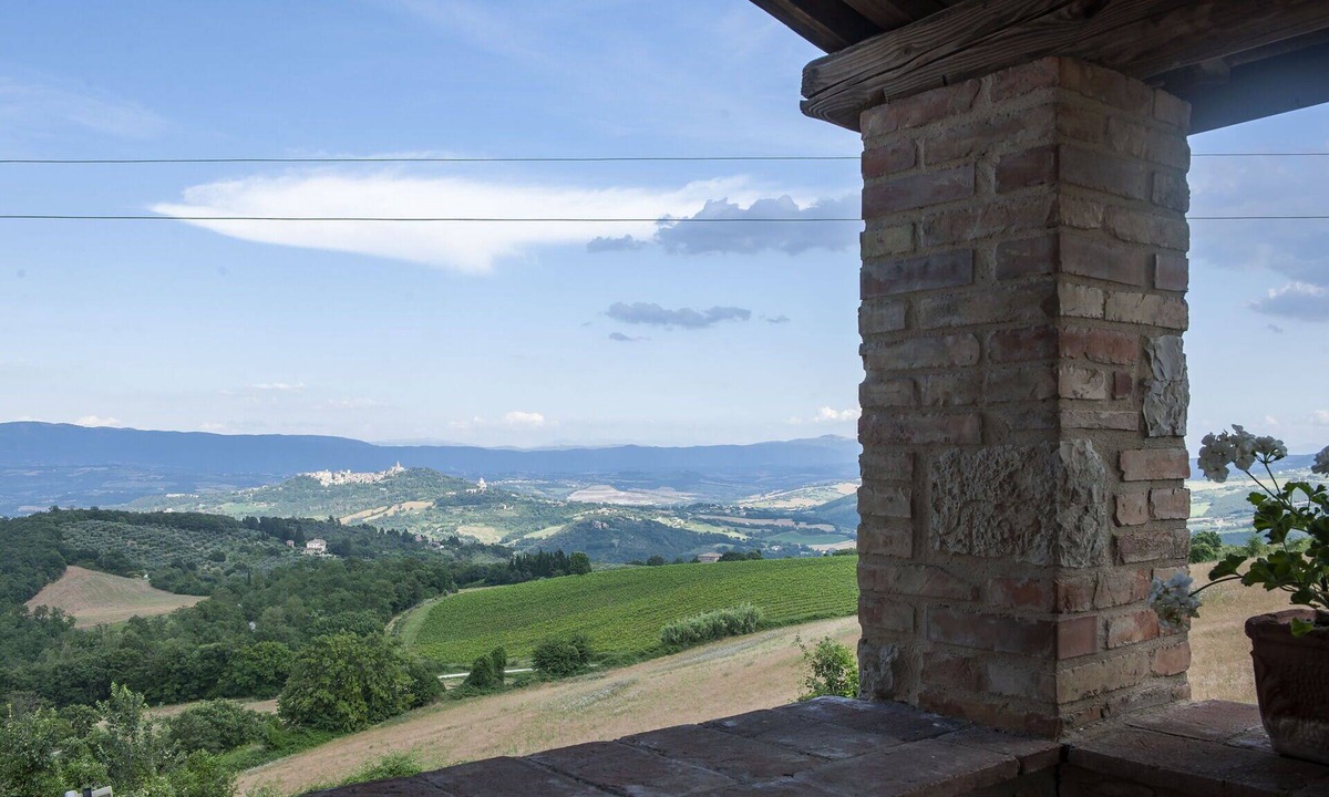 Todi Villa | Stunning private villa for 8 people with private pool, WIFI, TV and panoramic view
