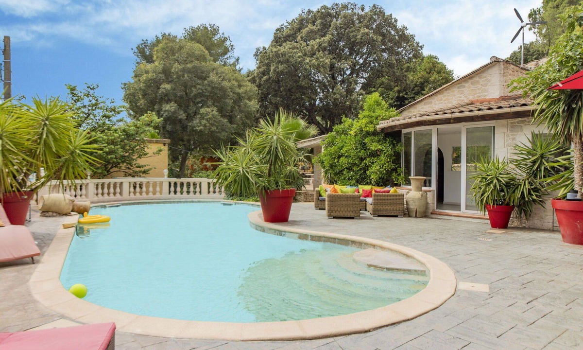Les 3 Ponts Villa | Stunning private villa with private pool, WIFI, A/C, hot tub, TV, terrace and pets allowed